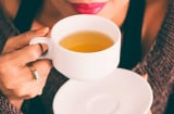 Dùng trà thảo mộc dưỡng nhan, lưu ý sống còn kẻo phải nhập viện vì hại gan thận