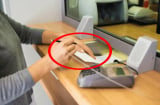 Tại sao không nên rời khỏi ngân hàng hay cây ATM ngay khi vừa rút tiền: Ai không biết là thiệt