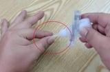 Tay bị dính keo 502 chặt cứng: Nhỏ 1 giọt này vào keo sẽ tan chảy ngay, không sợ bị đau
