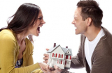 Vợ chồng ly hôn, ai sẽ được chia tài sản nhiều hơn? Vợ có được ưu tiên gì không?