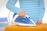 Cách làm phẳng quần áo không cần là ủi, hữu ích vô cùng, không biết thật phí