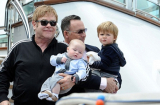 Ông hoàng nhạc Pop Elton John ngừng lưu diễn và những điều bất ngờ về cuộc hôn nhân đồng tính