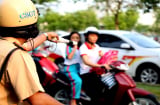 Không vi phạm luật giao thông, CSGT có được dừng xe người dân kiểm tra giấy tờ? Nắm rõ để không mất tiền oan