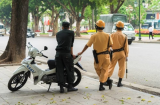 CSGT mặc thường phục: Có quyền dừng xe và xử phạt hay không?