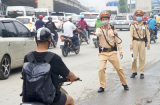 Gặp CSGT vẫy dừng lại, người dân làm ngay 1 việc để giữ quyền lợi, tránh bị phạt oan