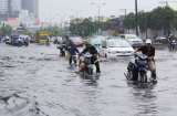 Cách chạy xe không bị chết máy khi đi vào vùng ngập nước rất đơn giản