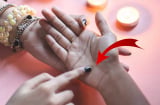 Xòe bàn tay thấy có 1 điểm này: Số mệnh vất vả, phúc mỏng nghiệp dày