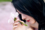 Phụ nữ nhanh già, nhan sắc tuột dốc so với người khác là bởi vì làm 4 việc này rất thường xuyên