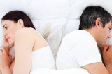 Vì sao các cặp vợ chồng chạm ngưỡng tuổi 50 lại thường tách ra ngủ riêng?