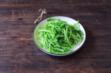Loại rau cực ngon chỉ có ở mùa đông, công dụng gấp 10 lần uống bồ công anh, thấy nhớ mua ngay kẻo phí