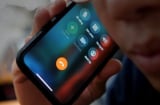 Nhận được cuộc gọi lừa đảo nên 'câu giờ' hay tắt máy để tránh tai họa? Ít người biết cách làm đúng