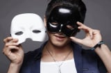 Đến tuổi trung niên mới hiểu rõ 4 cách giao tiếp của kẻ ''đạo đức giả'', rất đáng sợ