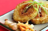 Rán bánh chưng không cần dùng dầu mỡ: Cho thứ này vào rán, vỏ bánh giòn rụm, không sợ ngấy