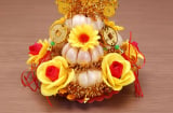 Tại sao ban thờ gia tiên đại kỵ thức ăn có tỏi nhưng ban Thần Tài lại cần đặt tỏi cho linh nghiệm?