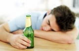 Dừng ngay những cách giải rượu tai hại này, nhiều người vẫn lầm tưởng chúng tốt mà không biết nguy hiểm đang rình rập