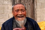 Người thông minh: ''40 tuổi không nản chí, 50 tuổi không tham lam, 60 tuổi không tự nuông chiều bản thân''