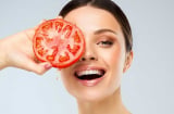 Mẹo làm đá viên cà chua chăm sóc da đơn giản tại nhà