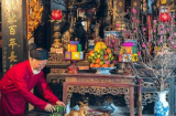Thầy phong thủy dặn kỹ: 4 lưu ý khi dọn dẹp bàn thờ đón Tết kẻo 'đắc tội' bề trên