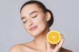 Chuyên gia chỉ ra 4 loại vitamin giúp Mừng SHBET phiên bản mới 2025 sáng, giảm nếp nhăn và đốm nâu