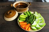 Luộc rau vội vàng thả ngay vào nồi nước đang sôi là dại: Làm thêm bước này rau xanh mướt, không bị nhạt vị