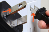 Tại sao chân cắm của phích điện dẹt luôn có 2 lỗ nhỏ? Hóa ra công dụng bất ngờ nhiều người chưa biết