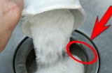 Đổ 1 bát muối xuống đường ống thoát nước, điều kỳ diệu xảy ra, ai cũng tấm tắc khen ngợi