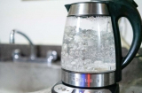 Ống thoát nước bị tắc, dội nước sôi có tác dụng gì không?