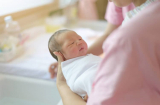 Sinh con ban ngày và ban đêm có gì khác biệt?