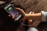 Sạc điện thoại, bạn nhớ bật công tắc nhỏ này, pin nhanh đầy gấp 2 lần