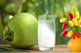 Những sai lầm khi uống nước dừa khiến chúng trở nên tai hại nhưng nhiều người không biết