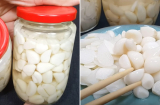 Mẹo làm tỏi ngâm giấm không bị xanh, để cả tháng vẫn trắng giòn, không úng