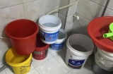 Tại sao tuyệt đối không nên đổ nước xả bồn cầu? Lời cảnh báo bất ngờ từ thợ bảo trì!