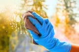 Bí quyết cực đơn giản giữ cửa sổ khô ráo không bị đọng hơi nước suốt mùa đông nồm ẩm
