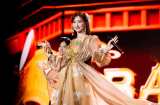 Hòa Minzy gặp sự cố vấp ngã khi đang giao lưu khán giả