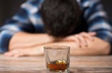 Cảnh báo, sau khi uống rượu nếu có 5 dấu hiệu này, tuổi thọ của bạn có thể bị giảm sút
