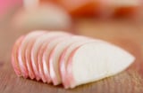Da đẹp, gan khỏe nhờ thường xuyên ăn loại trái cây lúc nào cũng có này