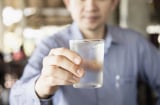 4 cách chữa đau nhức đầu hiệu quả vì say rượu trong bữa tiệc cuối năm