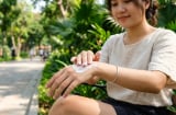 Nếp nhăn da tay xuất hiện sớm: Nguyên nhân ít ai ngờ và cách ngăn ngừa hiệu quả