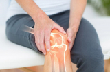 Tuổi trung niên thường bắt gặp 5 triệu chứng đau xương khớp này