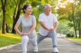Càng lớn tuổi càng nên làm 4 việc này để giữ xương khớp linh hoạt, đi lại nhẹ nhàng hơn mỗi ngày