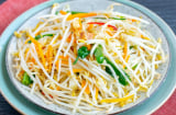 Người mắc 5 bệnh này không nên ăn giá đỗ
