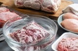 Sai lầm khi rã đông thịt làm tăng nguy cơ nhiễm khuẩn và mất dinh dưỡng