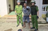 Xôn xao phụ huynh cầm dao xông vào trường tìm giáo viên vì nghi “dìm” điểm 2 con