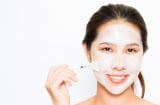Cách làm trắng da tại nhà bằng sữa chua không đường