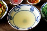 Dùng nước luộc rau làm canh: Nên hay không nên?