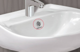 Vì sao bồn rửa mặt luôn có một lỗ nhỏ gần vòi nước?