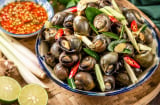 Luộc ốc đừng chỉ cho vào nồi: 5 mẹo ít người biết giúp ốc sạch, giòn, thơm và không tanh