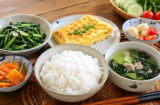 Ăn cơm trắng vào bữa sáng mỗi ngày có tốt không? Chuyên gia chỉ ra 4 điều nhiều người vẫn hiểu chưa đúng
