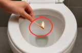 Tại sao bạn nên thả một que diêm đang cháy vào bồn cầu?