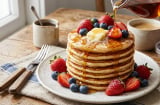 Chỉ vài nguyên liệu quen thuộc, làm bánh pancake mềm xốp thơm ngon khiến cả nhà ăn hết veo